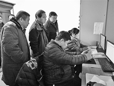 重污染天气来袭环保公安突查企业管控情况