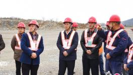 常德领导在冀东水泥等企业检查 被门卫“缴械” 