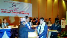 尼泊尔副总理亲手向红狮项目颁发投资荣誉奖