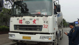 晋江严查水泥罐车超限超载