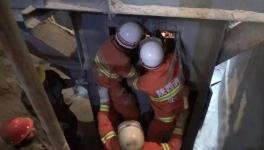 略阳水泥厂发生意外工人被卡，消防营救视频曝光！