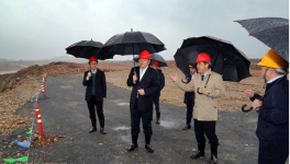 高登榜赴省内沿江企业检查环保工作