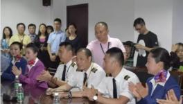 点赞！川航英雄机长刘传健咱水泥人的后代！