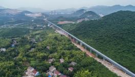 水泥熟料天上走!最长耐高温“空中走廊”试运行 　　