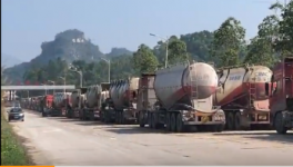 火爆：排队几公里买不到水泥! 分析师：2019年水泥价格继续上涨!