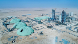 建设在沙漠里的 “黑科技”水泥厂即将投产 