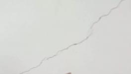 祁连山水泥出资修建的搬迁安置房全部出现裂缝