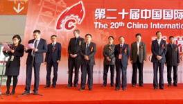 巾帼不让须眉，这就是水泥人精神！