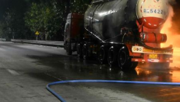 紧急！散装水泥车起火，救援时突发爆响！