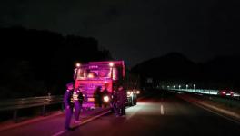 查处，水泥运输治超持续高压！