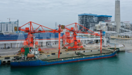 一次成功！红狮集团广州港茂名码头卸船机成功试生产！